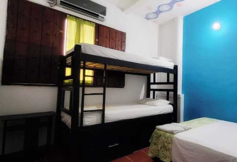 Fatima Hostel Santa Marta