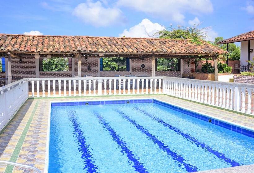 هتل Campestre El Santuario