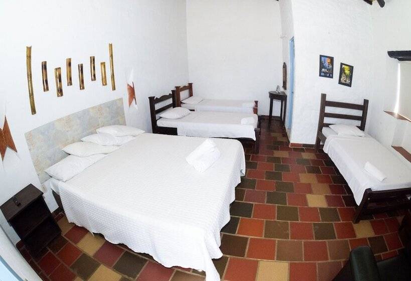 هتل Campestre El Santuario