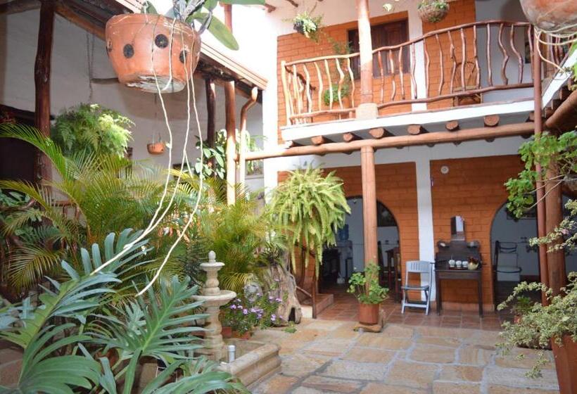 هتل Casa Aparicio Lopez