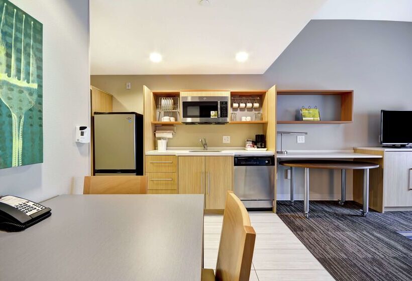 هتل Home2 Suites By Hilton  St. Simons Island