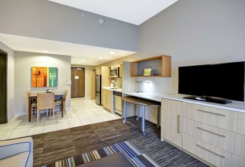 هتل Home2 Suites By Hilton  St. Simons Island