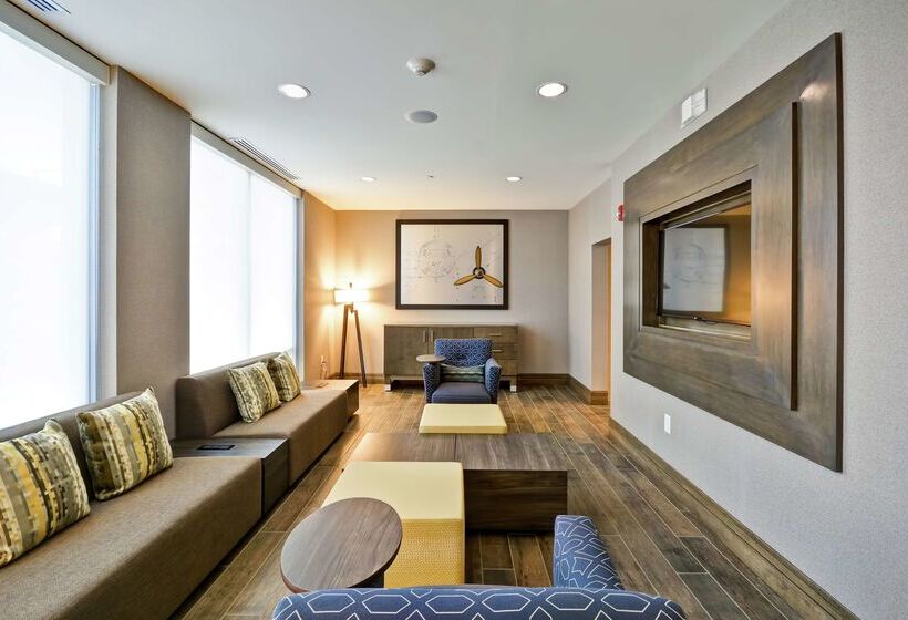هتل Home2 Suites By Hilton  St. Simons Island