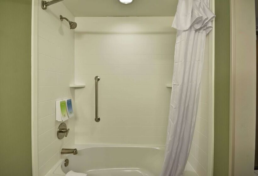 هتل Home2 Suites By Hilton  St. Simons Island