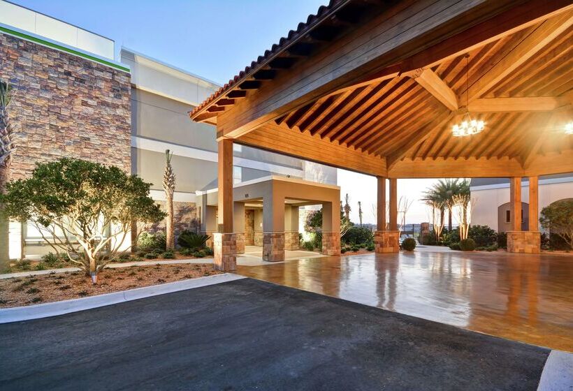 هتل Home2 Suites By Hilton  St. Simons Island