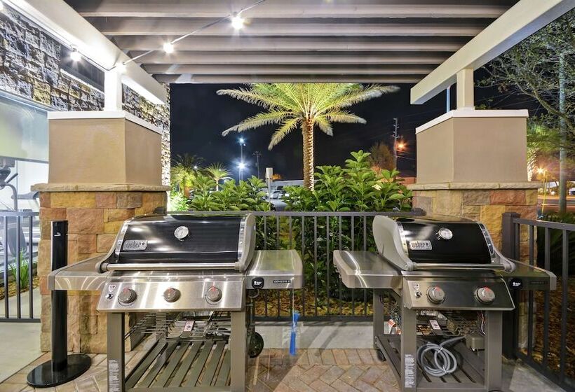 هتل Home2 Suites By Hilton  St. Simons Island