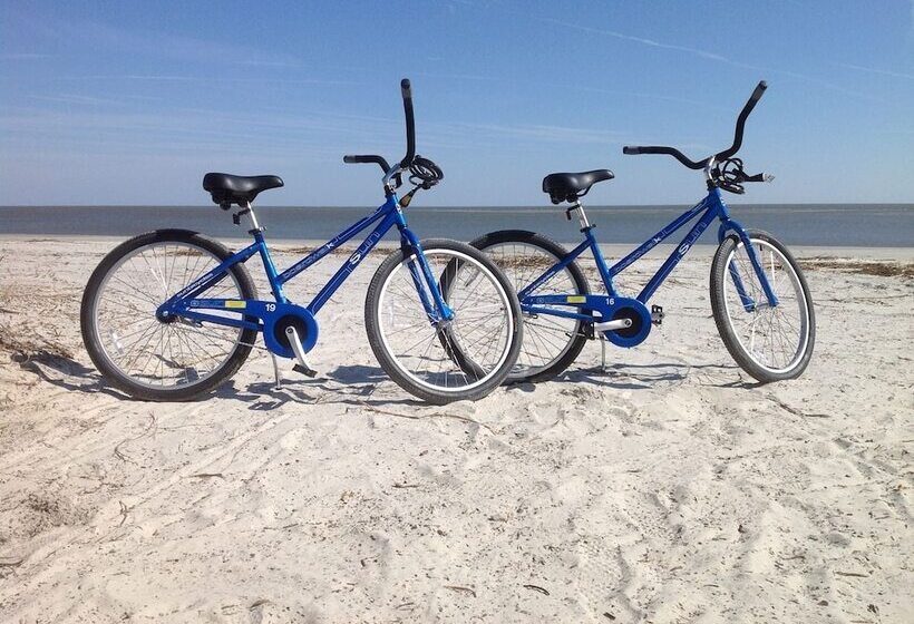 هتل Home2 Suites By Hilton  St. Simons Island