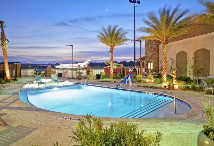 هتل Home2 Suites By Hilton  St. Simons Island