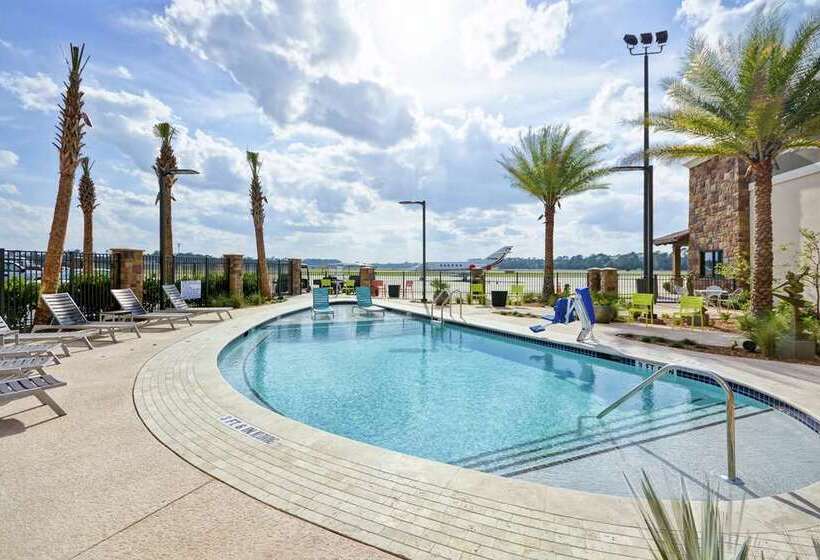 هتل Home2 Suites By Hilton  St. Simons Island