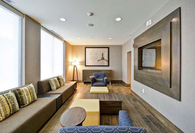 هتل Home2 Suites By Hilton  St. Simons Island