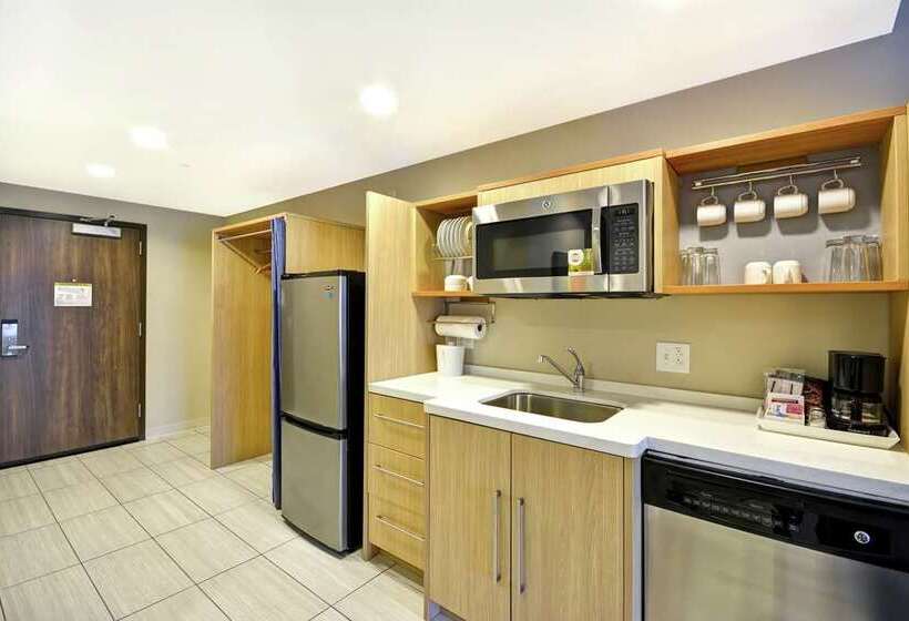 هتل Home2 Suites By Hilton  St. Simons Island