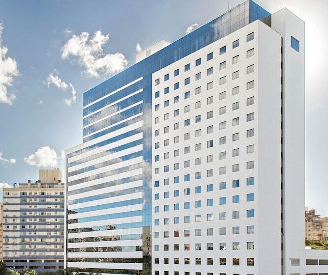 ホテル Intercity Cidade Baixa