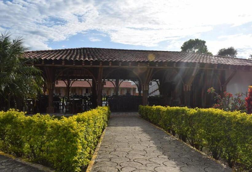 هتل Parque De Los Arrieros