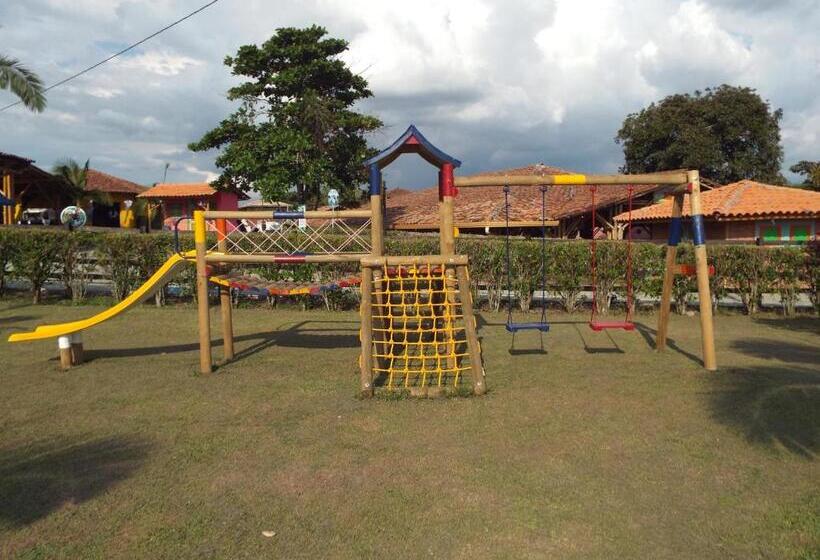 هتل Parque De Los Arrieros