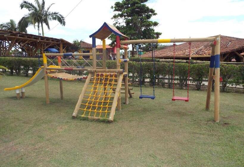 هتل Parque De Los Arrieros