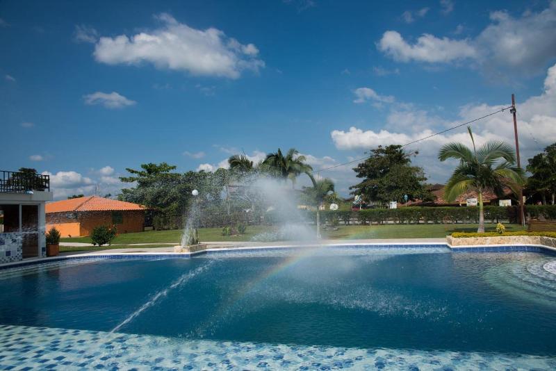 هتل Parque De Los Arrieros