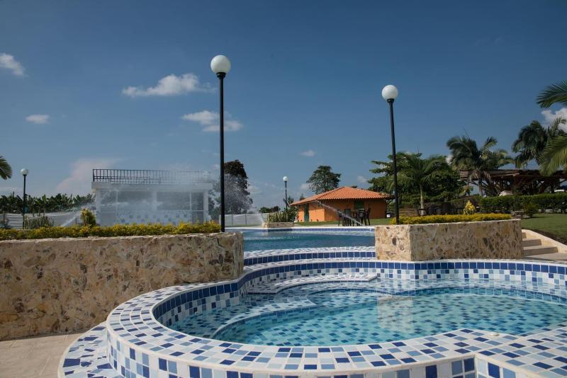 هتل Parque De Los Arrieros