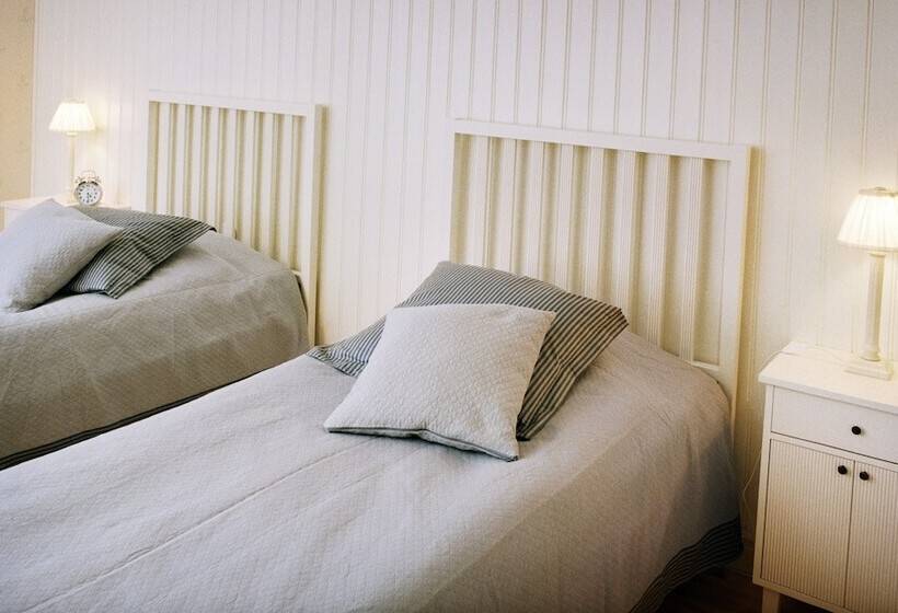 هتل Stiftsgården Hostel Skellefteå
