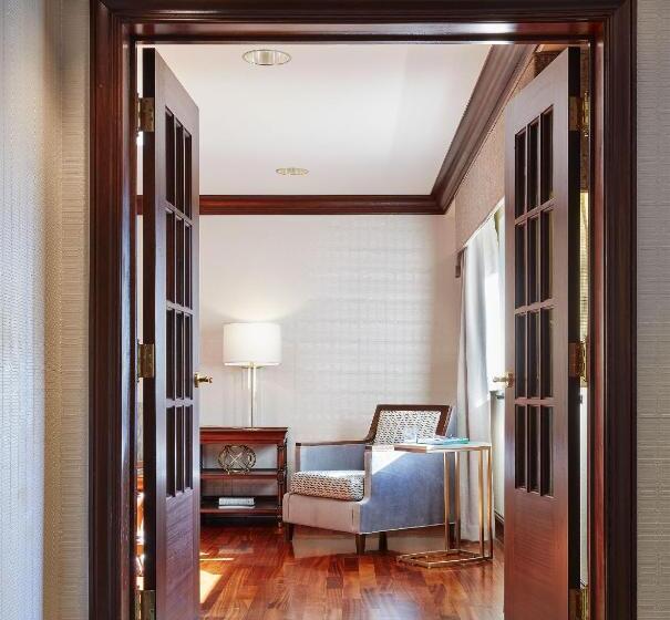 هتل The Towers At Kahler Grand