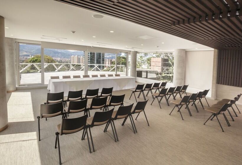 هتل Viaggio Medellin Grand Select