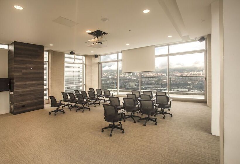 هتل Viaggio Medellin Grand Select