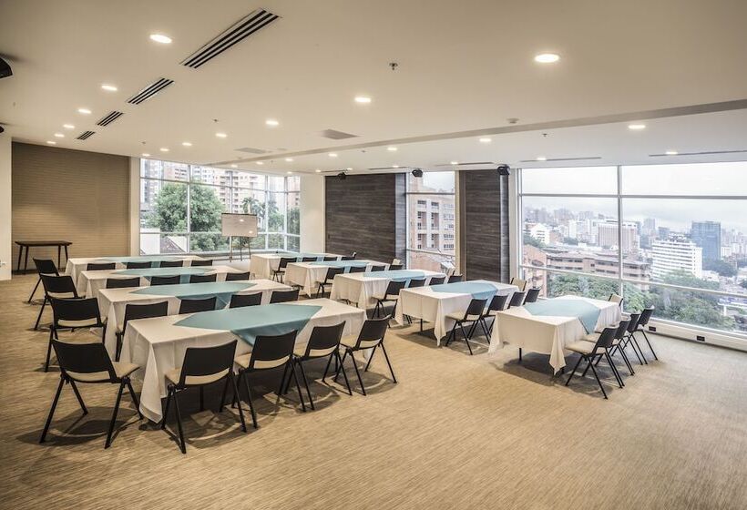 هتل Viaggio Medellin Grand Select