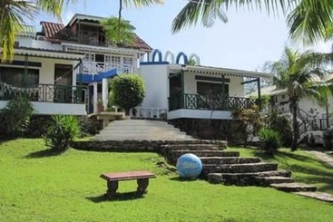 هتل Y Centro De Buceo Sirius