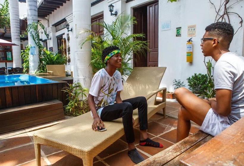 Aroha Villana Hostel