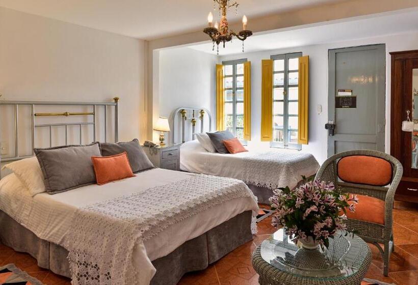اقامتگاه Finca Hotel Los Girasoles