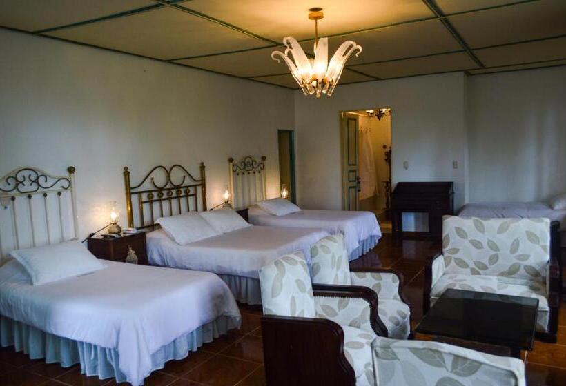 اقامتگاه Finca Hotel Los Girasoles