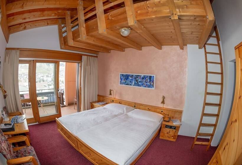 T3 Hotel Mira Val