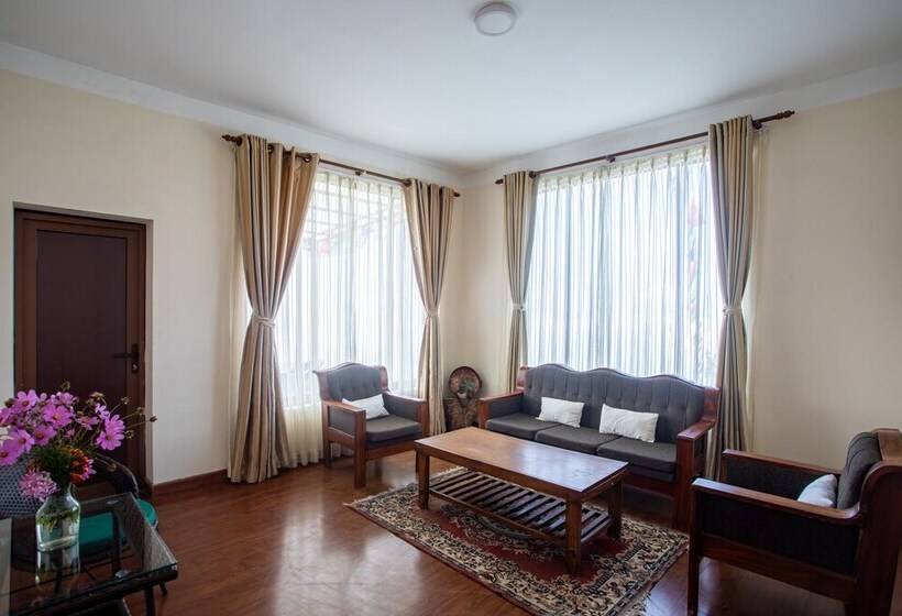 هتل Helambu Mountain Resort