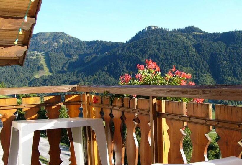 تختخواب و صبحانه Chalet Titlis