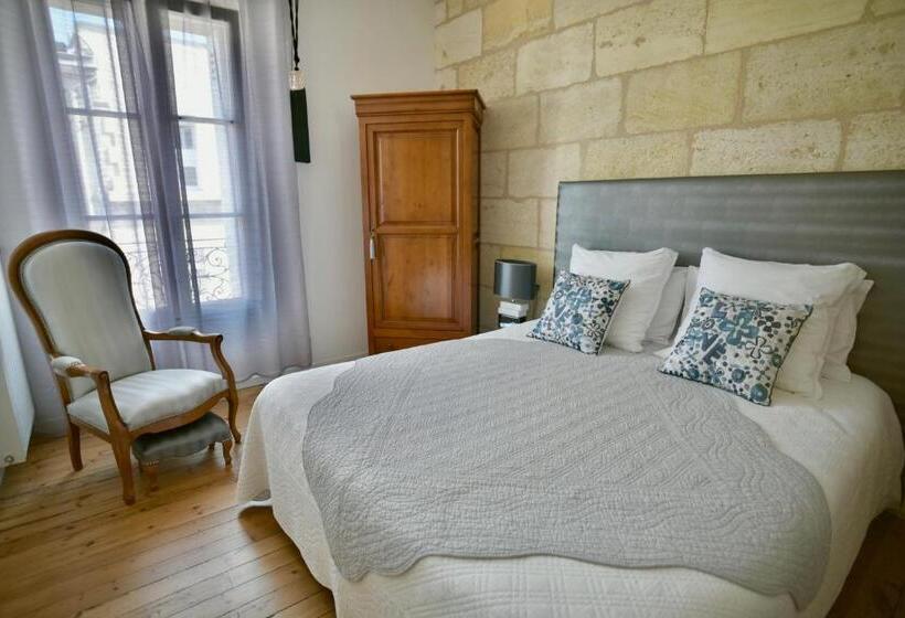 تختخواب و صبحانه Chambres A Bord O