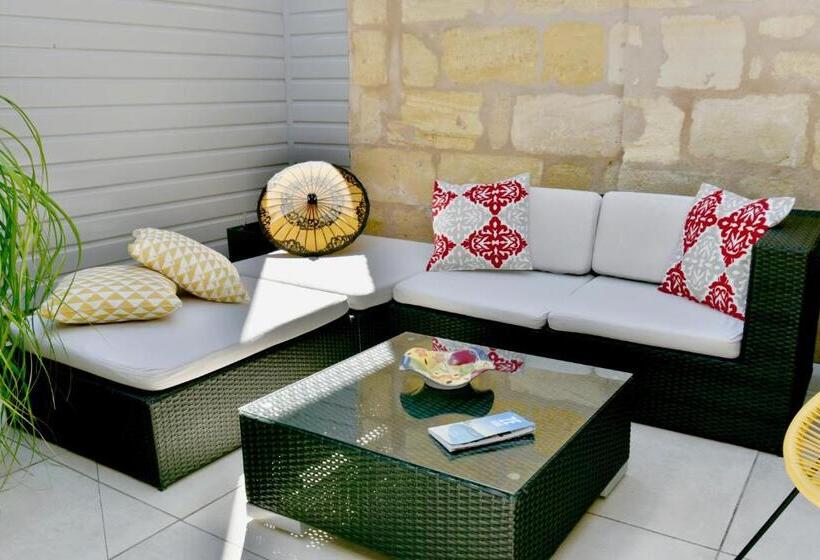 تختخواب و صبحانه Chambres A Bord O