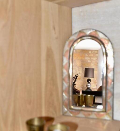 تختخواب و صبحانه Chambres A Bord O
