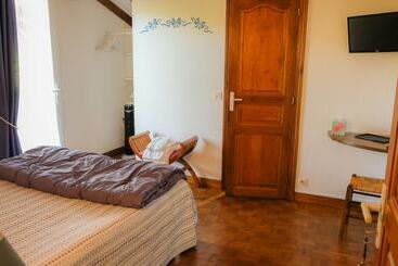 تختخواب و صبحانه Chambres D Hotes Garicoitz
