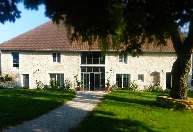 تختخواب و صبحانه Chambres D'hôtes Béred Vuillemin