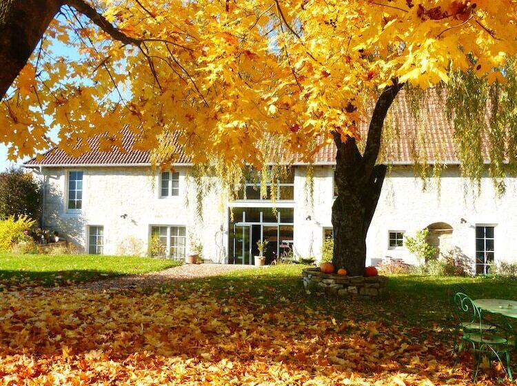 تختخواب و صبحانه Chambres D'hôtes Béred Vuillemin