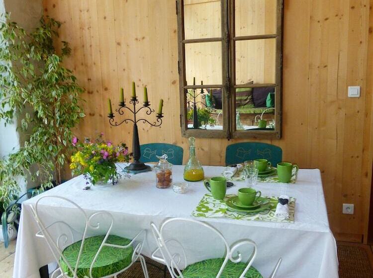 تختخواب و صبحانه Chambres D'hôtes Béred Vuillemin