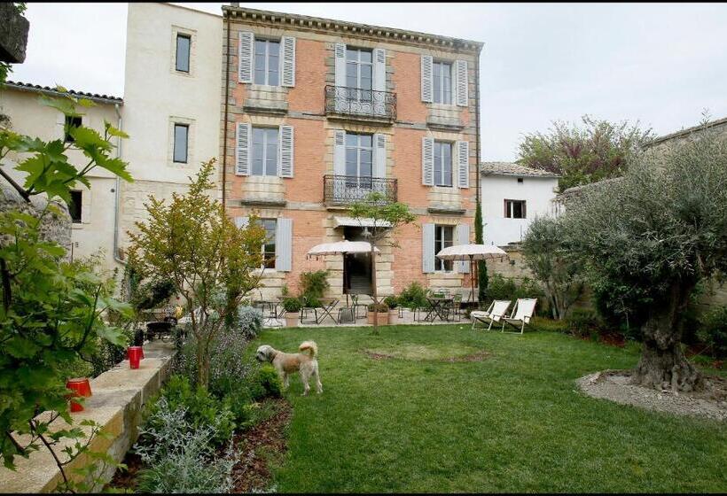 La Maison Rouge D Uzes B&b