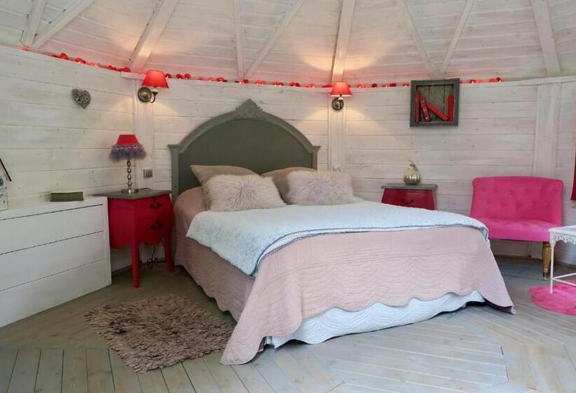 تختخواب و صبحانه La Naomath   Maison D Hôtes, Hébergement Insolite & Gîte