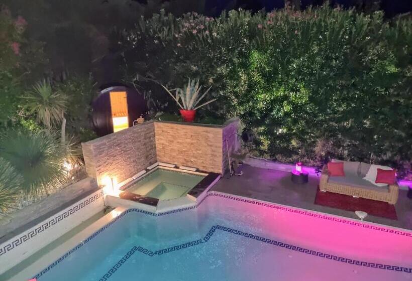 تختخواب و صبحانه La Villa Blanche