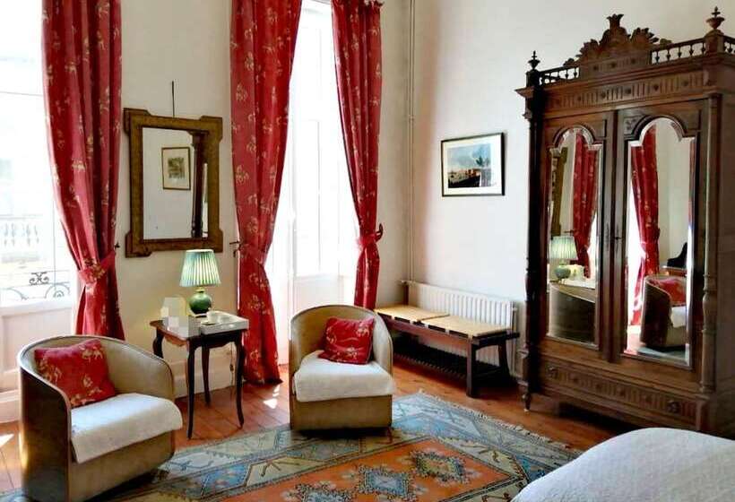 تختخواب و صبحانه Villa Sequoia Garden