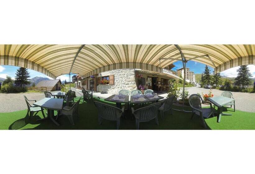 هتل Hôtel Les Gardettes