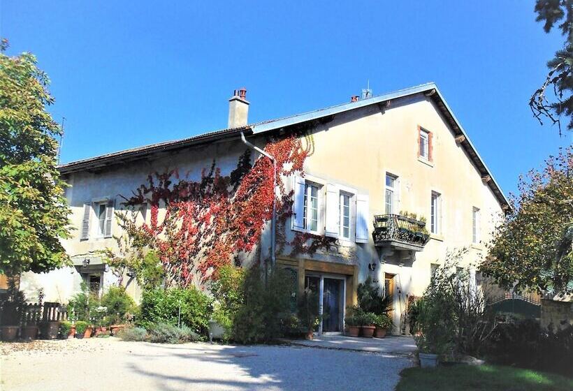 مبيت وإفطار A La Grenouille Du Jura