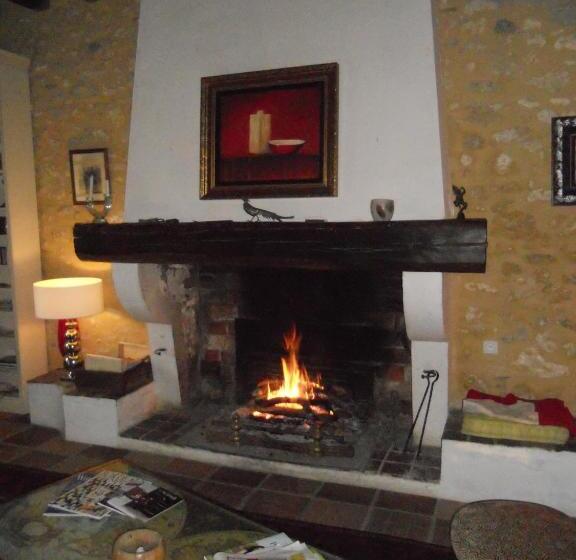 تختخواب و صبحانه Chambre D'hôtes Le Moulin De Moulis