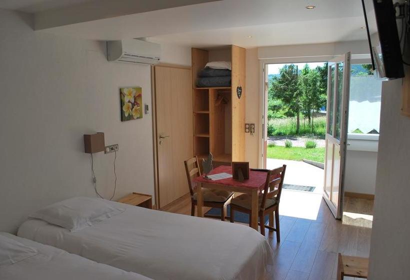 تختخواب و صبحانه Chambres D'hôtes Les Vignes