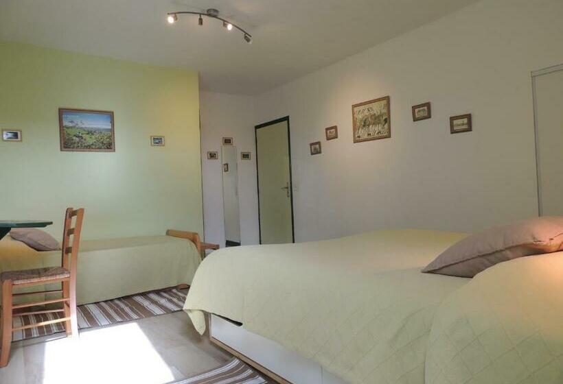 تختخواب و صبحانه Chambres D Hotes Les Pieris