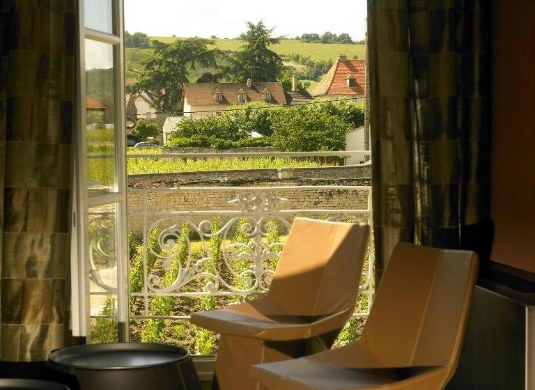 تختخواب و صبحانه Chateau De Chassagne Montrachet